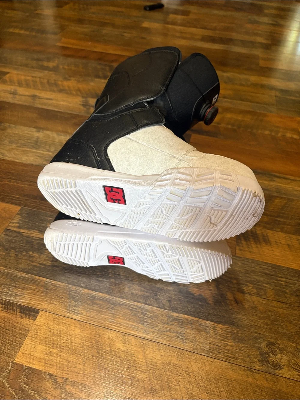 DC Scout BOA 2018 Snowboard Boots in Black, White & Red Accents‎